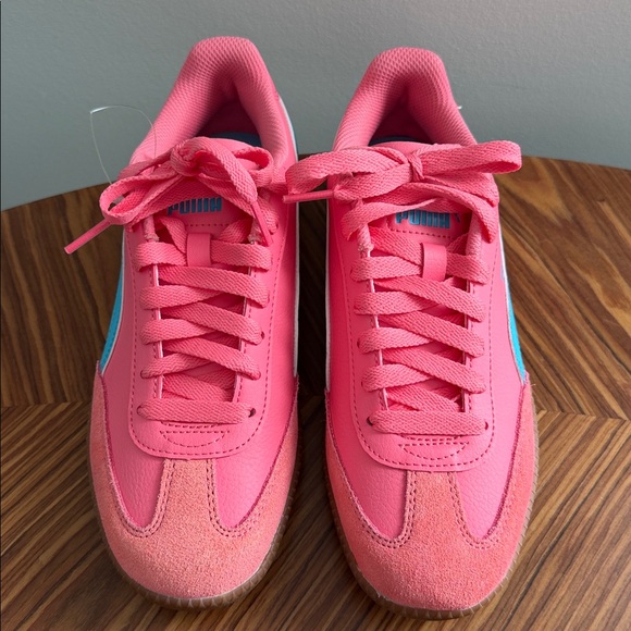 NWT Puma Women’s Sneakers Club II Era Pink/Blue Size US6 - Picture 2 of 10